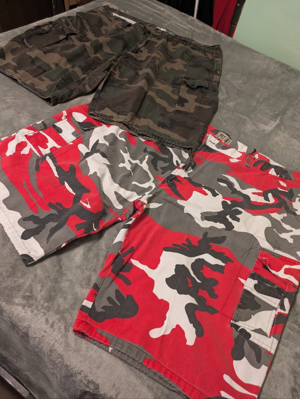 Men’s Camo Cargo Shorts Bundle Size 54 Big & Tall Red Gray & Woodland Camouflage